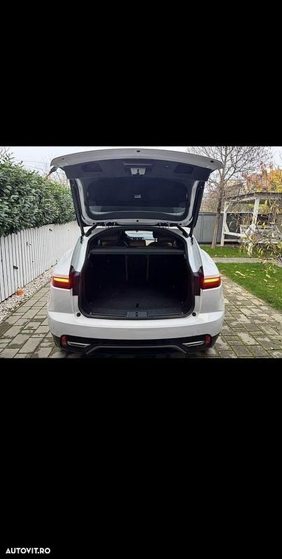 Second-hand Jaguar E-Pace 163 CP (119 kW) 2021 Culoarealb SUV