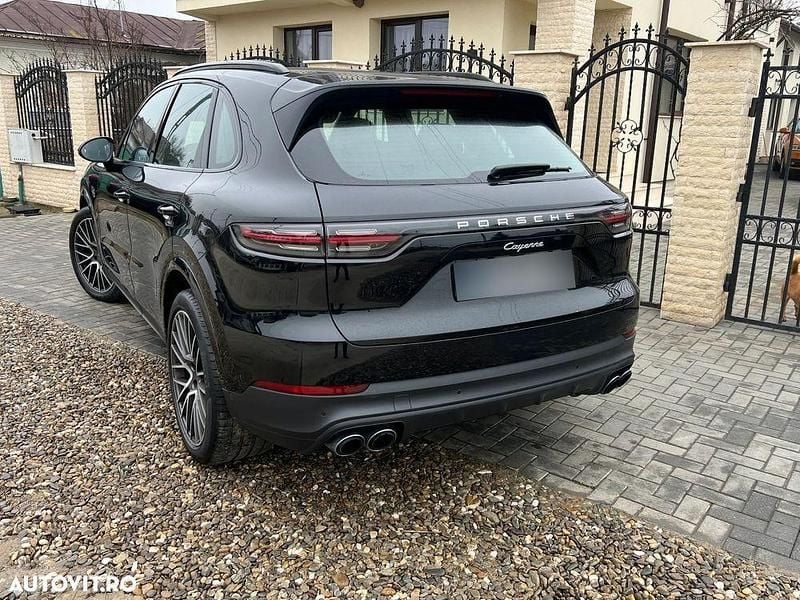 Second-hand Porsche Cayenne 340 CP (250 kW) 2019 Culoarenegru SUV