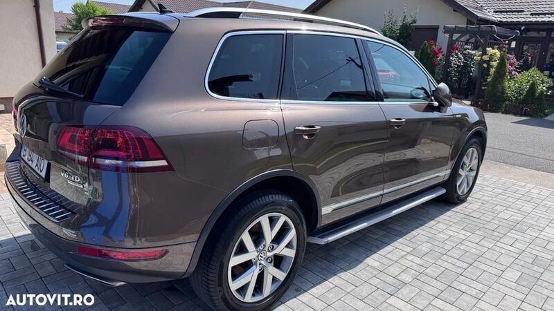 Maro Utilizat 2014 VW Touareg SUV | 16.500 EUR (Preț bun) - Imagine 1/4