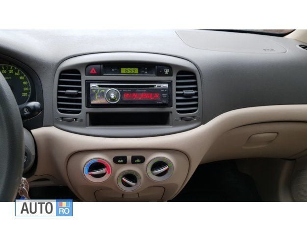 Second-hand Hyundai Accent 110 CP (80 kW) 2008 Negru Berlinǎ