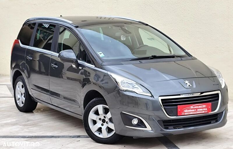 Gri Utilizat 2016 Peugeot 5008 Monovolum | 6.190 EUR (Super Preț) - Imagine 1/4