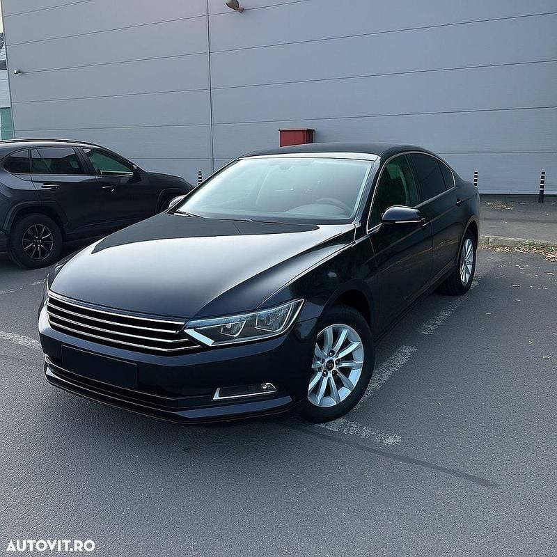 Culoarenegru Utilizat 2017 VW Passat Berlinǎ | 10.690 EUR (Super Preț) - Imagine 1/4