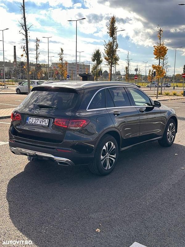Second-hand Mercedes GLC200 163 CP (119 kW) 2019 Culoarenegru SUV