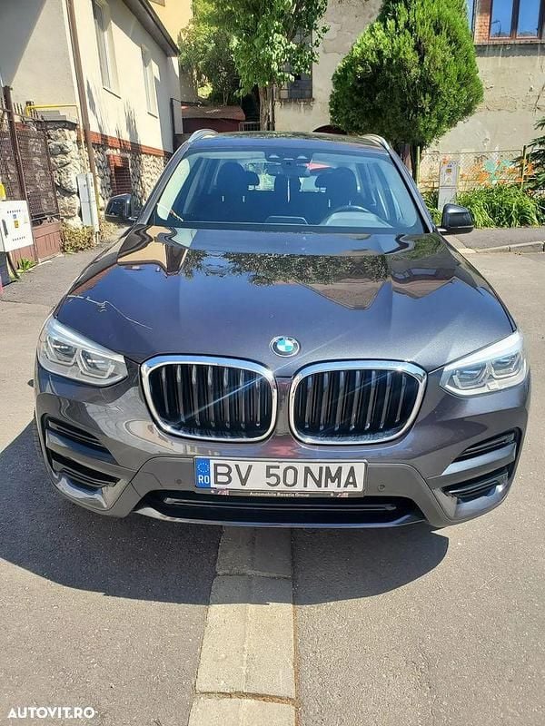 Gri Utilizat 2018 BMW X3 SUV | 24.500 EUR (Preț bun) - Imagine 1/4