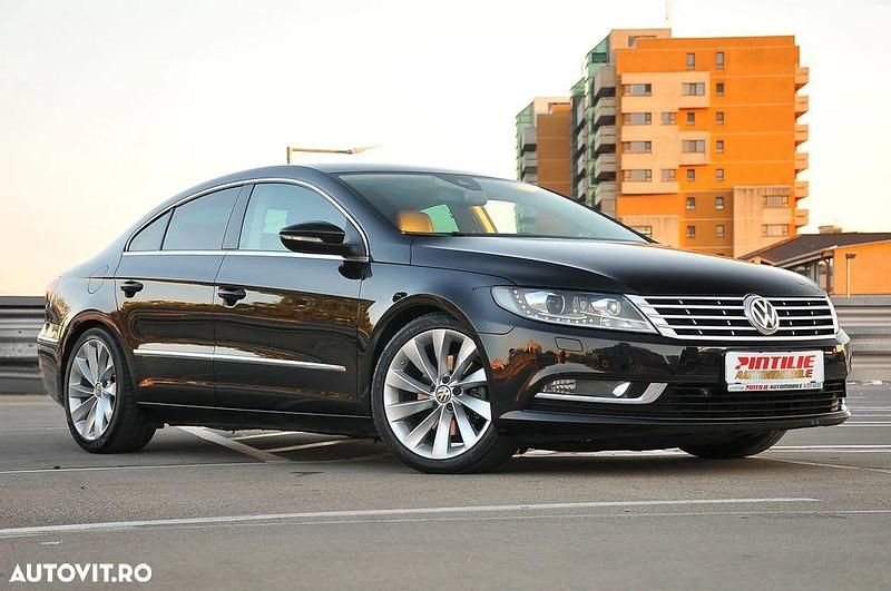 Culoarenegru Utilizat 2013 VW Passat Berlinǎ | 11.550 EUR (Scump) - Imagine 1/4