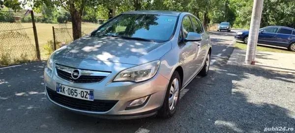 Utilizat 2010 Opel Astra Hatchback | 3.299 EUR (Preț OK) - Imagine 1/4
