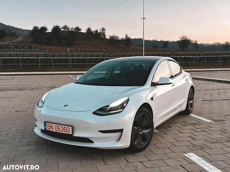 Second-hand Tesla Model 3 366 kW (498 CP) 2020 Culoarealb Berlinǎ