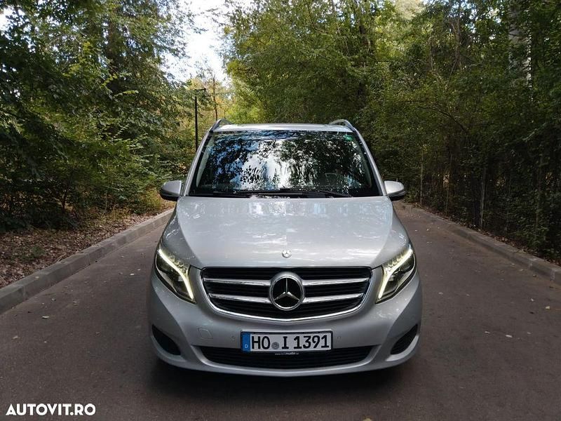 Culoaregri Utilizat 2016 Mercedes V250 Monovolum | 25.900 EUR (Preț bun) - Imagine 1/4