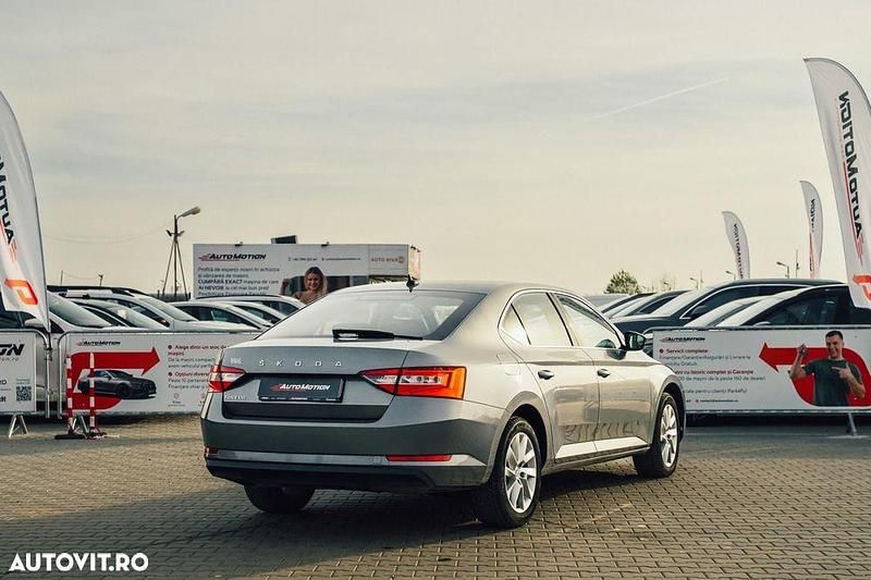 Second-hand Skoda Superb 150 CP (110 kW) 2023 Culoaregri Berlinǎ