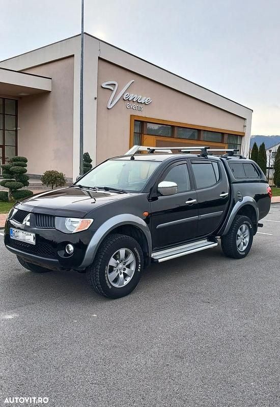 Second-hand Mitsubishi L200 136 CP (100 kW) 2009 Culoarenegru Pickup