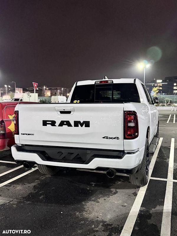 Second-hand Dodge Ram 410 CP (301 kW) 2025 Culoarealb Pickup