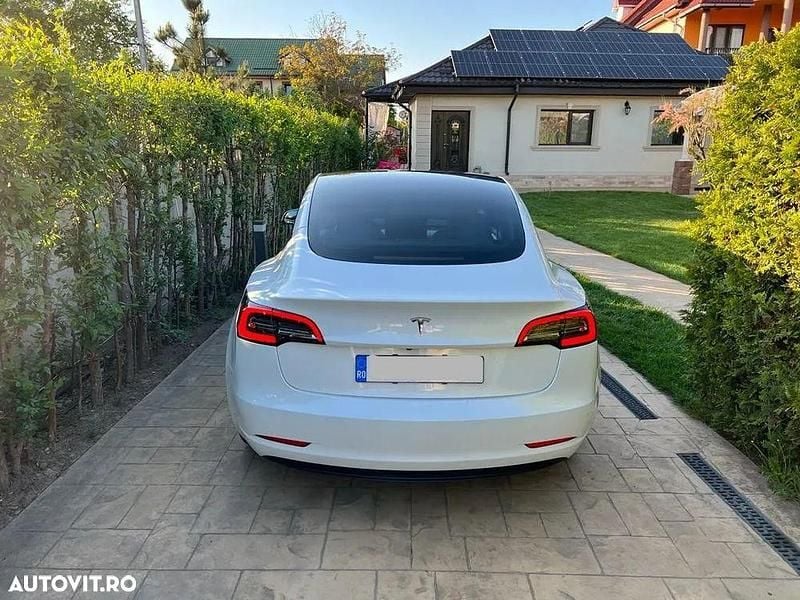 Second-hand Tesla Model 3 366 kW (498 CP) 2022 Culoarealb Berlinǎ