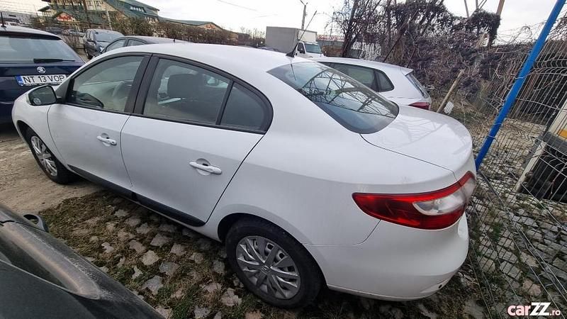Second-hand Renault Fluence 74 CP (54 kW) 2016 Alb Berlinǎ