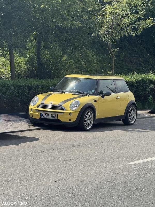 Second-hand Mini ONE 90 CP (66 kW) 2002 Culoaregalbeuriu Hatchback