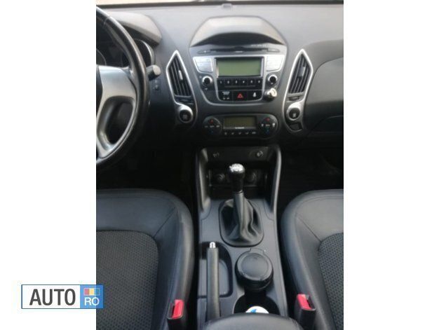 Second-hand Hyundai ix35 163 CP (119 kW) 2012 Negru SUV