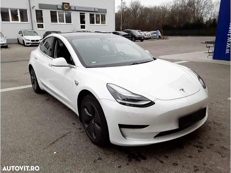 Alb Utilizat 2020 Tesla Model 3 Standard Range Plus Berlinǎ | 25.955 EUR (Scump) - Imagine 1/4