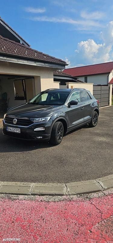 Gri Utilizat 2020 VW T-Roc Design SUV | 16.000 EUR (Preț OK) - Imagine 1/4