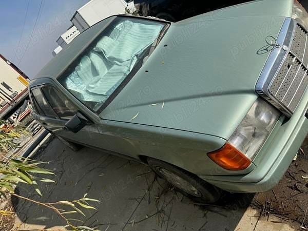 Second-hand Mercedes E250 90 CP (66 kW) 1987 Verde Berlinǎ