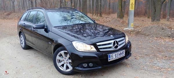 Negru Utilizat 2011 Mercedes C200 Hatchback | 7.500 EUR (Preț OK) - Imagine 1/4