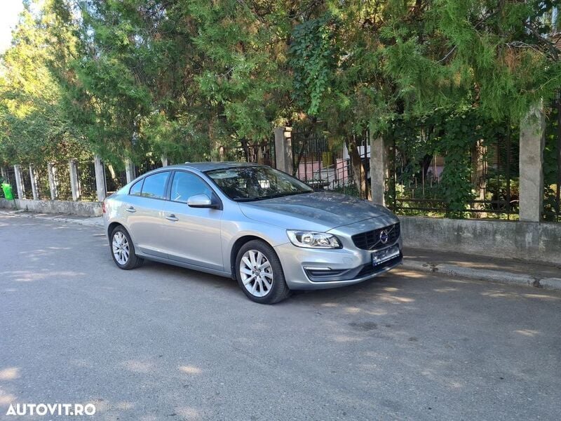 Argint Utilizat 2015 Volvo S60 Berlinǎ | 11.400 EUR - Imagine 1/4