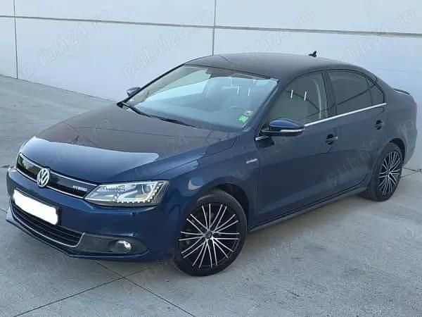 Utilizat 2013 VW Jetta Hybrid R Berlinǎ | 8.350 EUR - Imagine 1/4