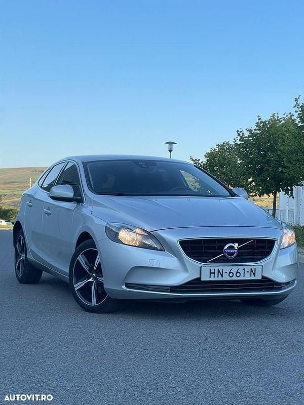 Culoaregri Utilizat 2015 Volvo V40 Break | 7.199 EUR (Preț bun) - Imagine 1/4