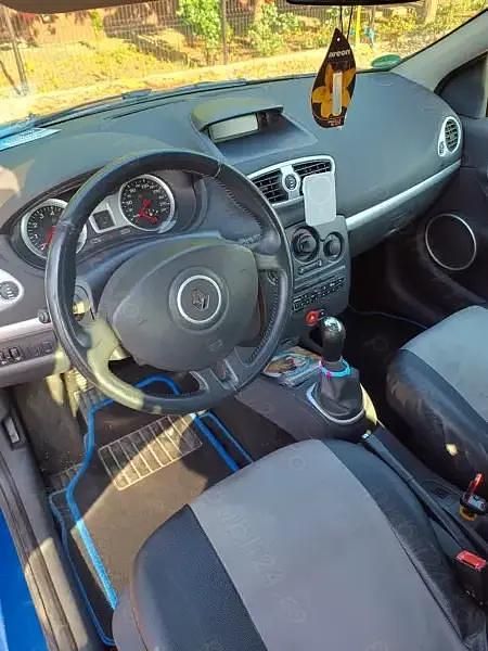 Second-hand Renault Clio 75 CP (55 kW) 2011 Albastru Monovolum