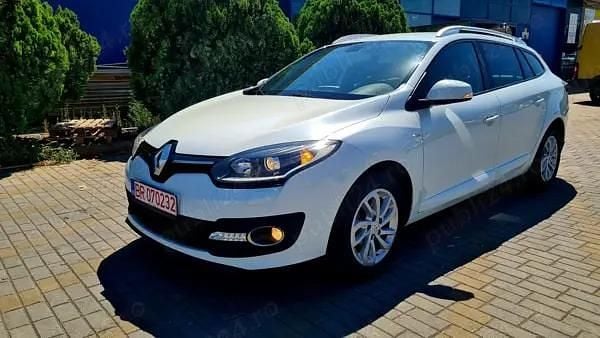 Albastru Utilizat 2015 Renault Mégane III LIMITED Hatchback | 6.198 EUR (Preț OK) - Imagine 1/4