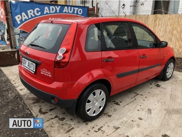 Second-hand Ford Fiesta 80 CP (58 kW) 2007 Rosu Hatchback