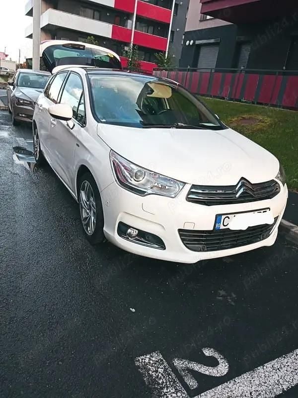 Alb Utilizat 2012 Citroën C4 Hatchback | 3.300 EUR - Imagine 1/4