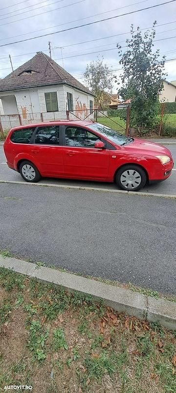 Culoarerosu Utilizat 2007 Ford Focus Trend Break | 1.600 EUR (Preț OK) - Imagine 1/4