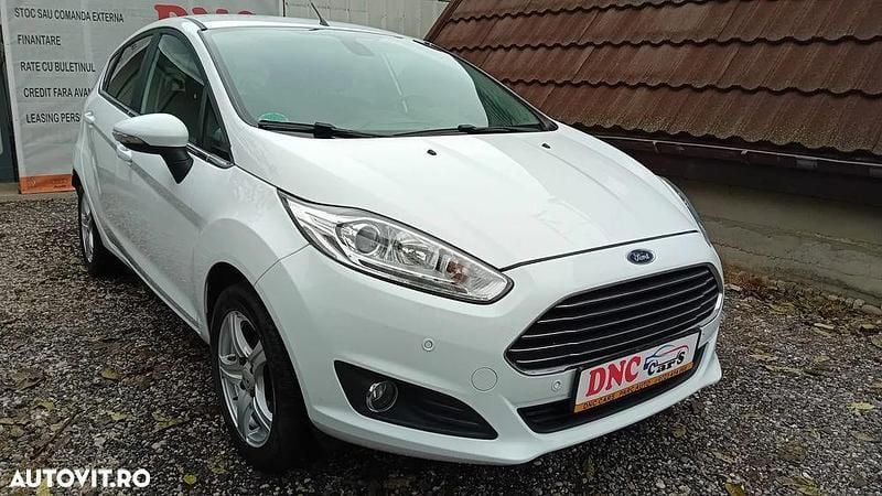 Second-hand Ford Fiesta Titanium 100 CP (73 kW) 2016 Culoarealb