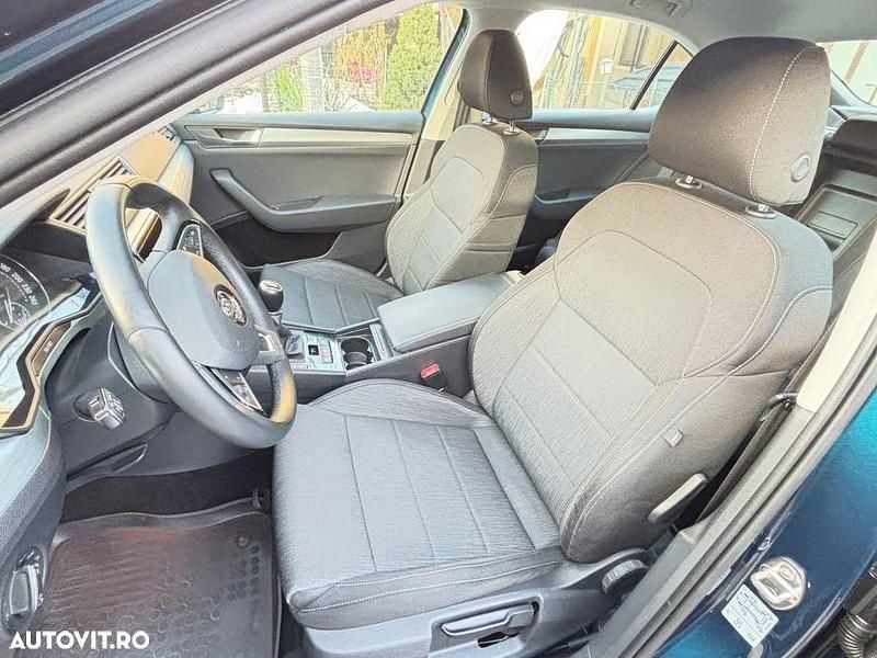 Second-hand Skoda Superb Style 150 CP (110 kW) 2019 Culoarealbastru Berlinǎ