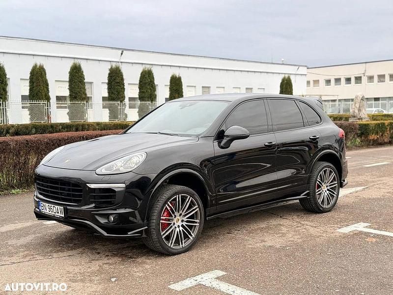 Culoarenegru Utilizat 2016 Porsche Cayenne SUV | 24.990 EUR (Preț bun) - Imagine 1/4