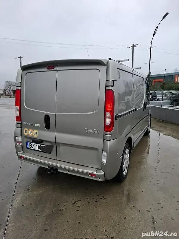 Second-hand Renault Trafic 115 CP (84 kW) 2012 Gri Monovolum