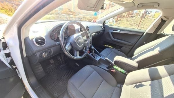 Second-hand Audi A3 Sportback 102 CP (75 kW) 2012 Alb Hatchback