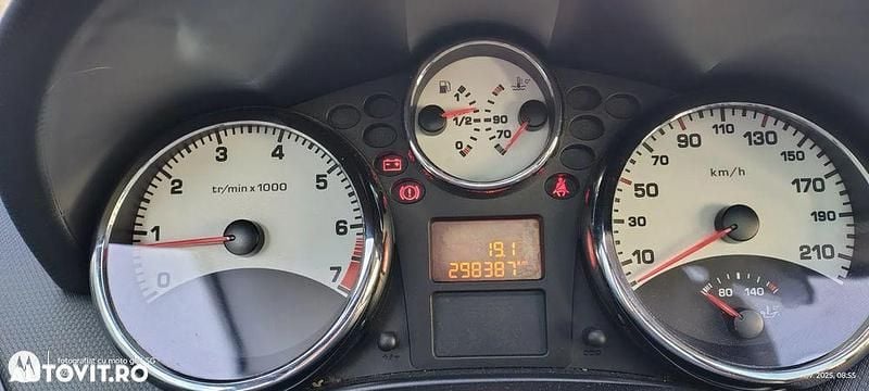 Culoarenegru Utilizat 2008 Peugeot 207 Family Break | 1.750 EUR (Preț OK) - Imagine 1/4