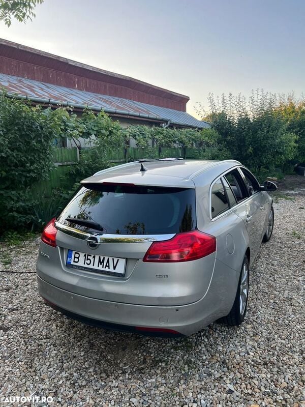 Gri Utilizat 2011 Opel Insignia Break | 4.300 EUR (Preț OK) - Imagine 1/4