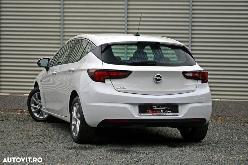 Second-hand Opel Astra Elegance 122 CP (89 kW) 2020 Culoarealb Hatchback