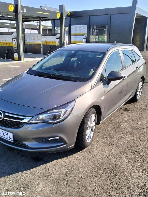 Culoareverde Utilizat 2019 Opel Astra Innovation Break | 7.800 EUR (Preț bun) - Imagine 1/4