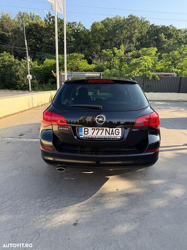Second-hand Opel Astra Sport 160 CP (117 kW) 2011 Culoarenegru Break
