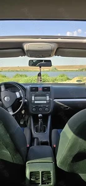 Second-hand VW Golf V 102 CP (75 kW) 2007 Berlinǎ