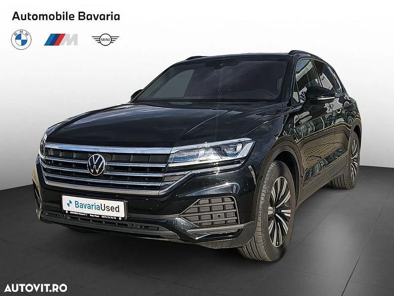 Culoarenegru Utilizat 2023 VW Touareg Style SUV | 55.999 EUR (Preț OK) - Imagine 1/4