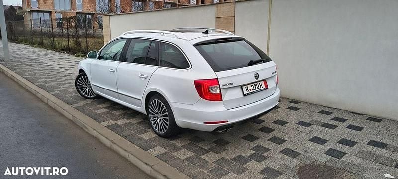 Second-hand Skoda Superb LAURIN & KLEMENT 170 CP (125 kW) 2015 Culoarealb Break
