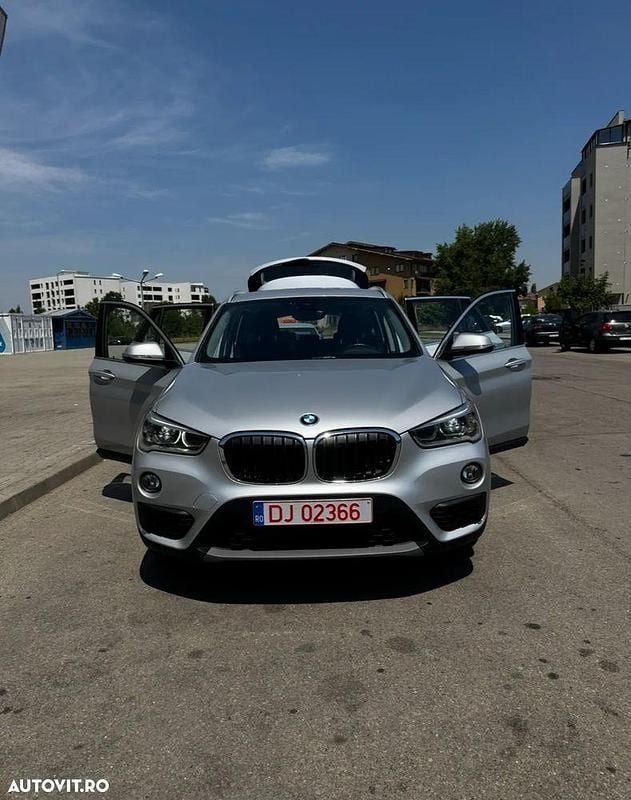 Gri Utilizat 2019 BMW X1 SUV | 14.100 EUR (Super Preț) - Imagine 1/4