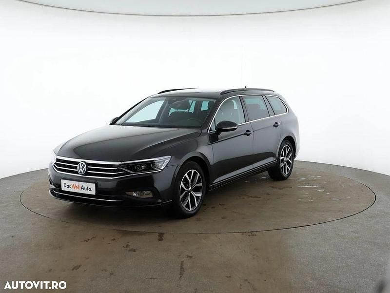 Culoarenegru Utilizat 2022 VW Passat Comfortline Break | 21.200 EUR (Puțin scump) - Imagine 1/4
