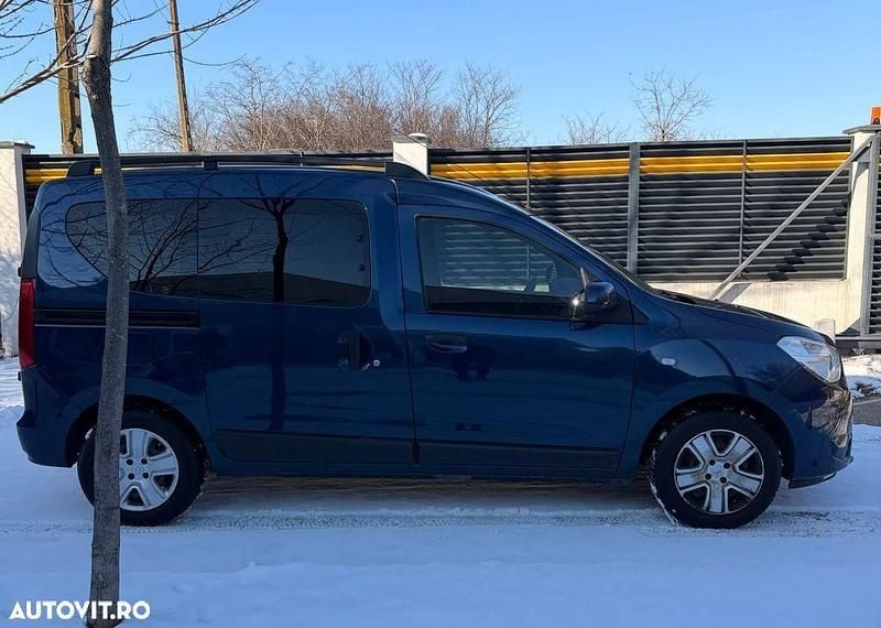 Culoarealbastru Second-hand 2019 Dacia Dokker Lauréate Monovolum | 7.100 EUR (Preț bun) - Imagine 1/4