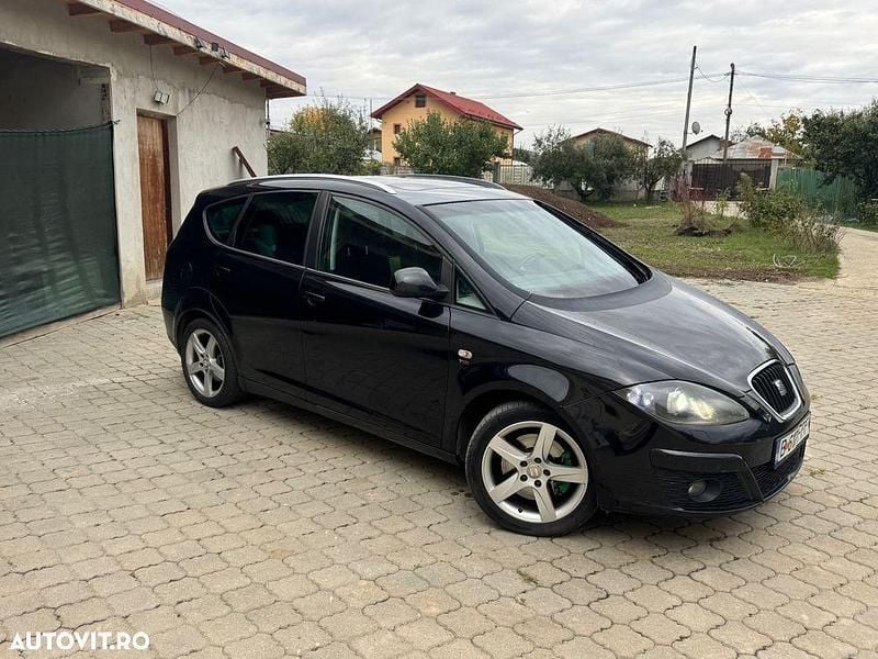 Culoarenegru Utilizat 2010 Seat Altea XL Monovolum | 3.800 EUR (Preț OK) - Imagine 1/4