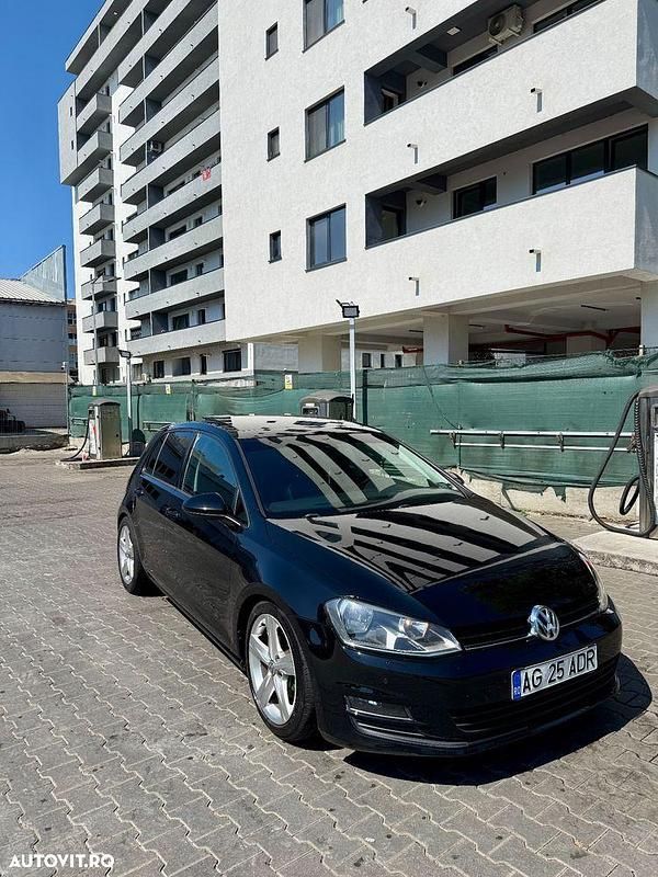 Culoarenegru Utilizat 2014 VW Golf VII Highline | 8.200 EUR (Scump) - Imagine 1/4