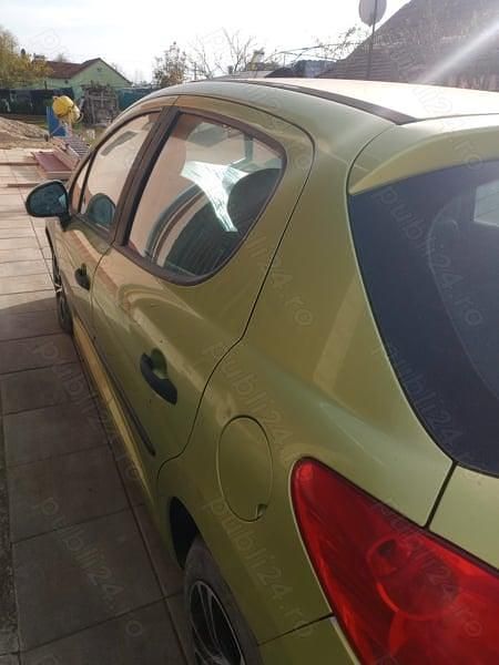Utilizat 2004 Peugeot 207 Berlinǎ | 1.000 EUR (Super Preț) - Imagine 1/4